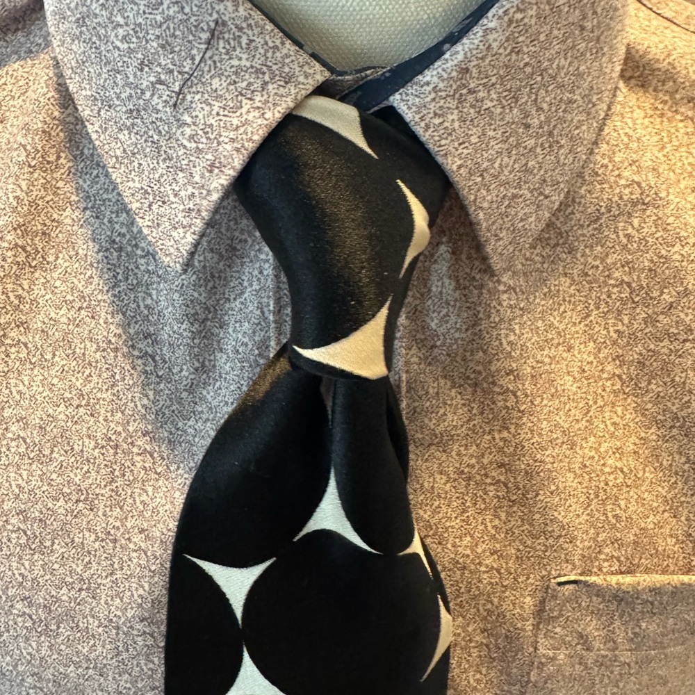 Black and White Geometric Tie - Picture 2 of 5